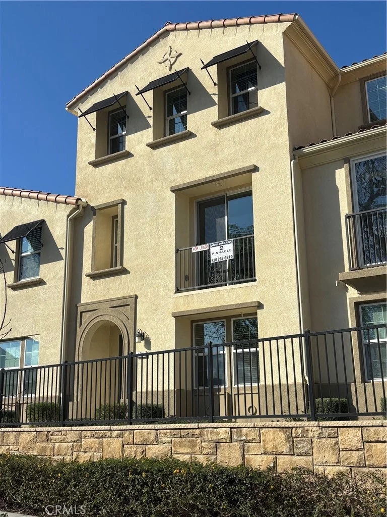 421 Camino Ruiz