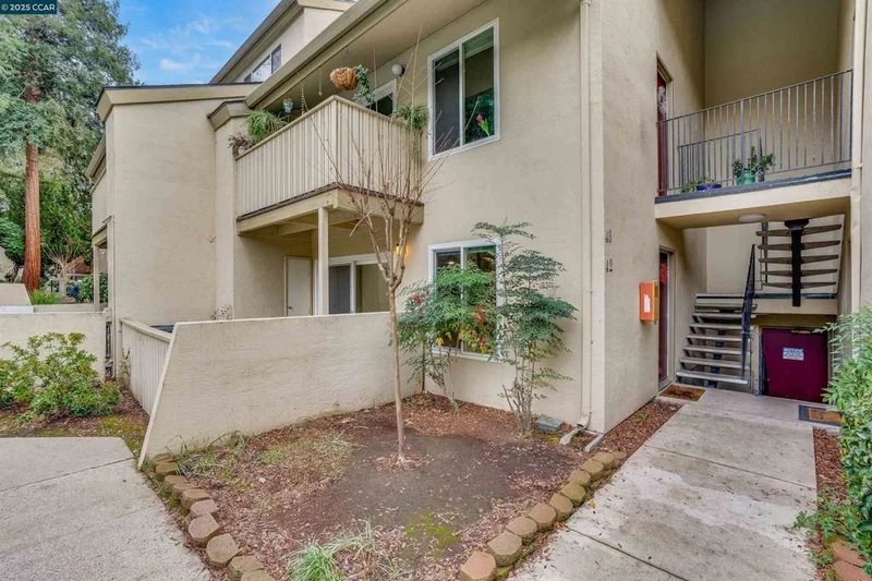 2708 Oak Rd 42, Walnut Creek, CA 94597