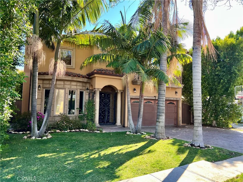 4528 Cedros Avenue, Sherman Oaks, CA 91403