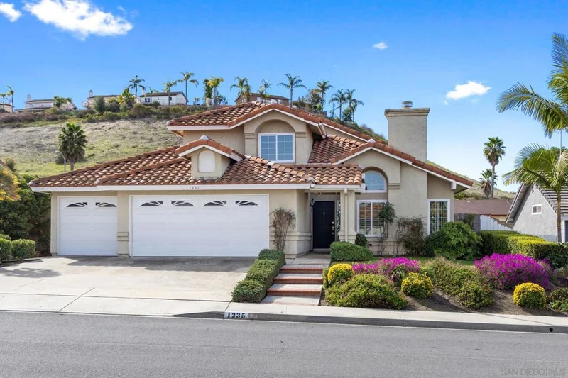 1235 Larchwood Dr, Oceanside, CA 92056