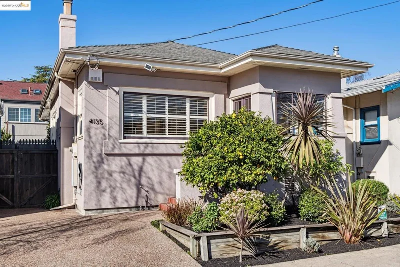 4135 Emerald St., Oakland, CA 94609