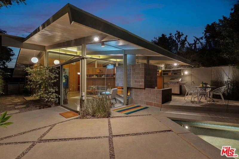 12412 Deerbrook Lane, Los Angeles, CA 90049