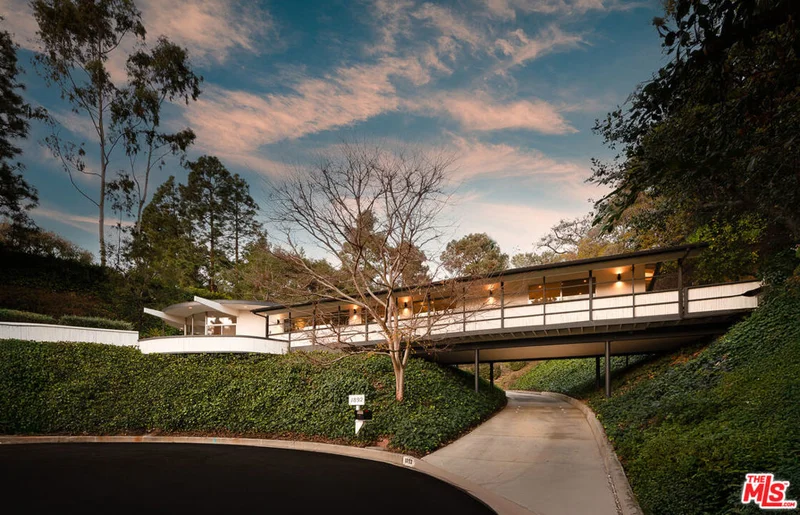 1892 Kimberly Lane, Los Angeles, CA 90049