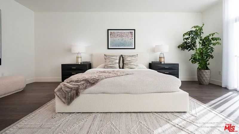 425 N Palm Drive 301, Beverly Hills, CA 90210