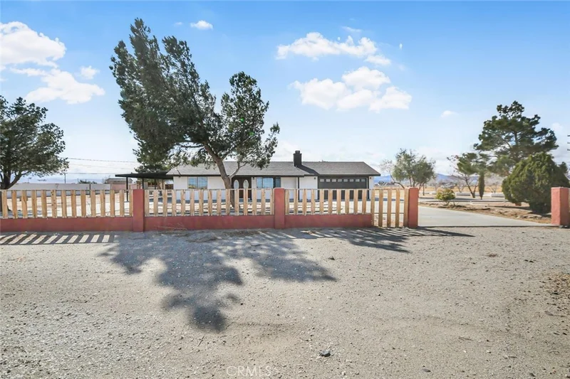 9010 E Avenue Q, Palmdale, CA 93591