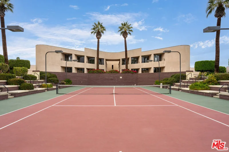 869 Village Square, Palm Springs, CA 92262