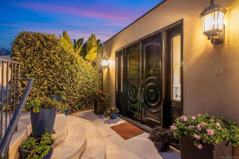7945 Avenida Kirjah, La Jolla, CA 92037