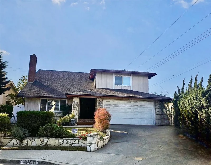 23003 Moneta Avenue, Carson, CA 90745