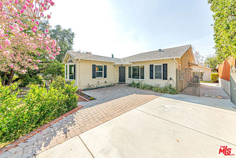 4617 Palm Drive, La Canada Flintridge, CA 91011