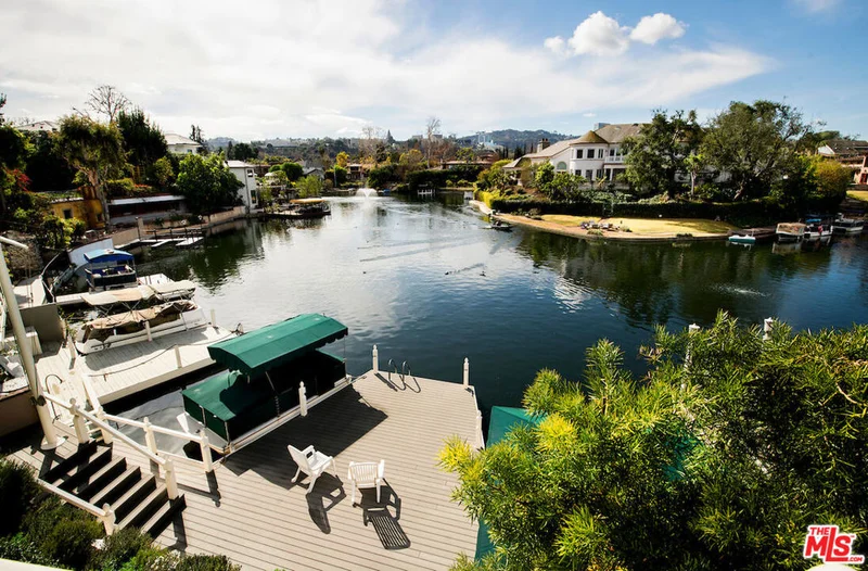 10030 Toluca Lake Avenue, Toluca Lake, CA 91602