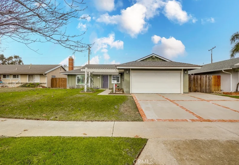 1140 Mission Drive, Costa Mesa, CA 92626