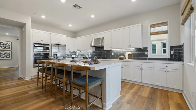 27211 Diamond Peak 302, Valencia, CA 91381
