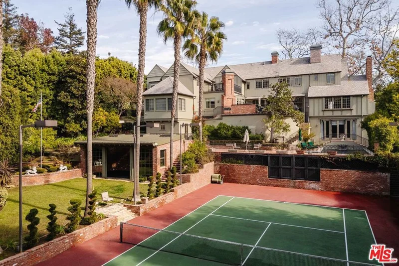 1017 Ridgedale Drive, Beverly Hills, CA 90210