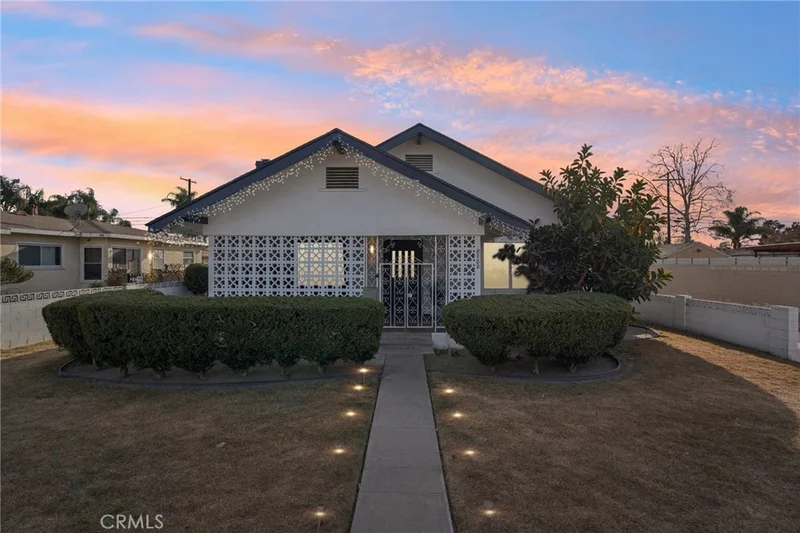 8702 Stewart And Gray Road, Downey, CA 90241