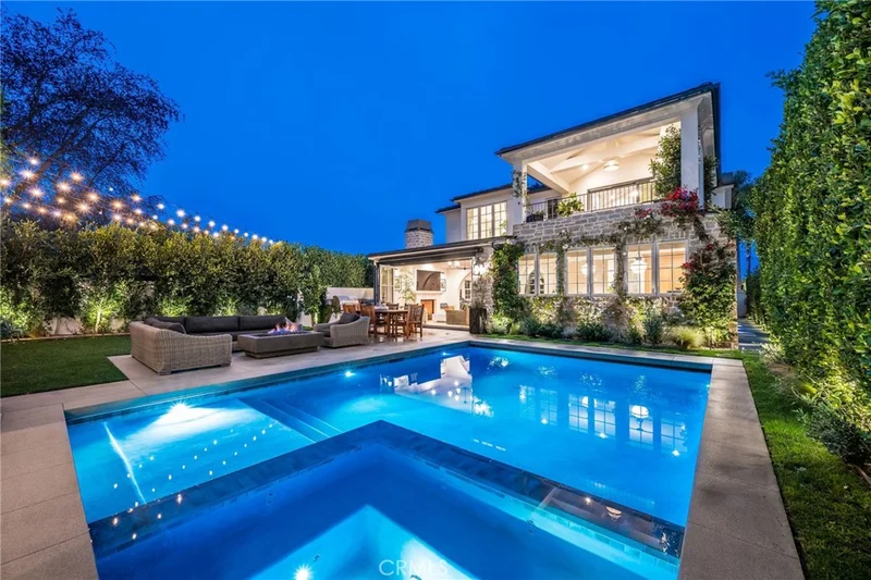 1018 9th Street, Manhattan Beach, CA 90266