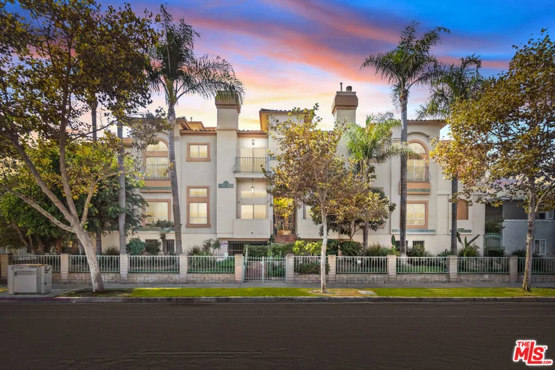 5635 Woodman Avenue F, Valley Glen, CA 91401