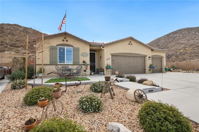 29791 Wolf Glen Court, Winchester, CA 92596
