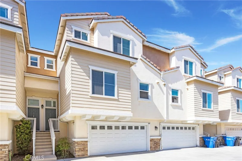 6164 Lincoln Avenue, Cypress, CA 90630