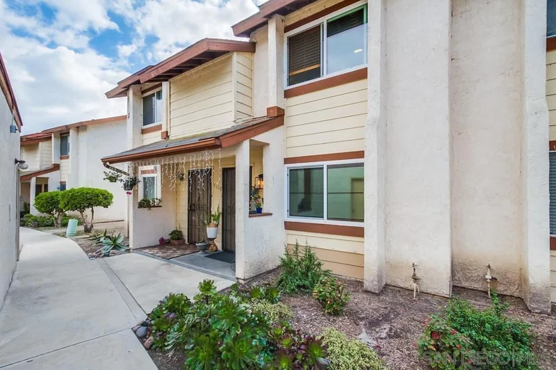 5110 N River Rd E, Oceanside, CA 92057
