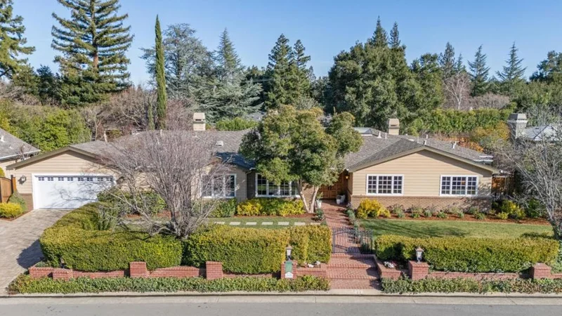 777 Los Altos Avenue, Los Altos, CA 94022