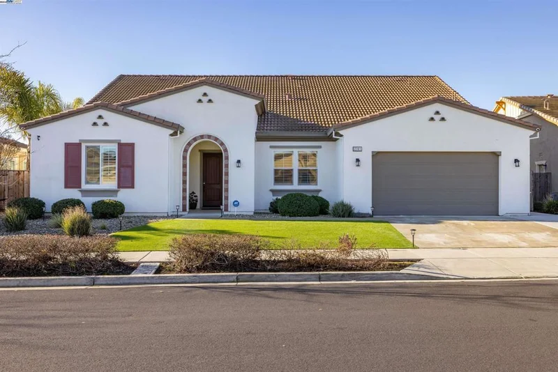 2741 Manresa Shore Ln, Oakley, CA 94561