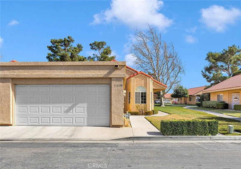 11635 Park Lane, Apple Valley, CA 92308