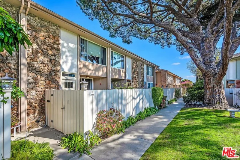 5215 S Sepulveda Boulevard 23D, Culver City, CA 90230