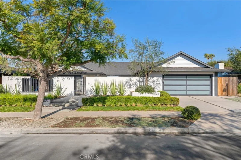 1124 Estelle Lane, Newport Beach, CA 92660