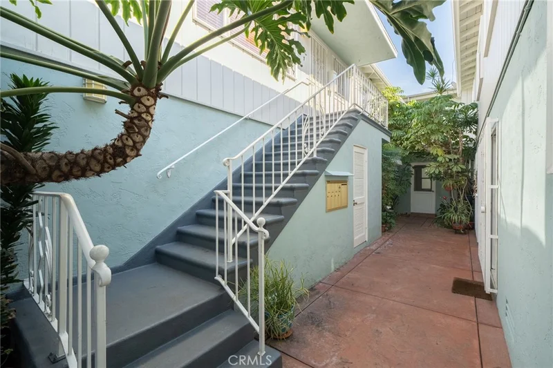100 Esperanza Avenue 7, Long Beach, CA 90802