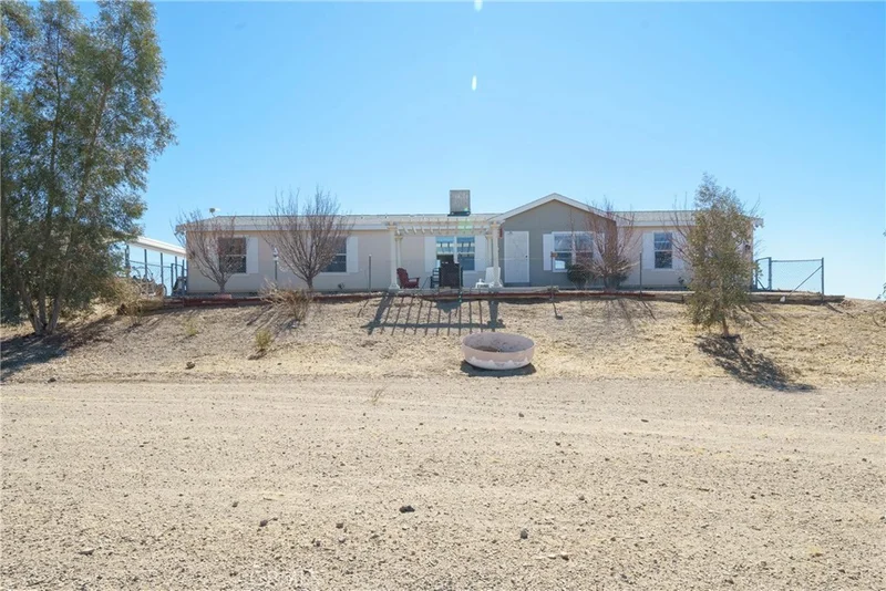 25397 Eveshorn Road, Helendale, CA 92342