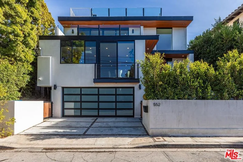 552 Stassi Lane, Santa Monica, CA 90402