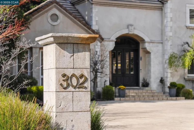 302 Iron Horse Ct, Alamo, CA 94507