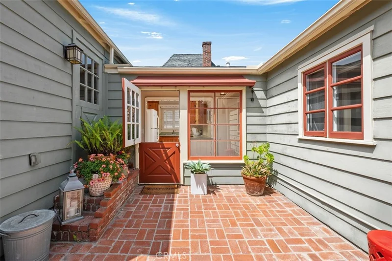 551 Anita Street, Laguna Beach, CA 92651
