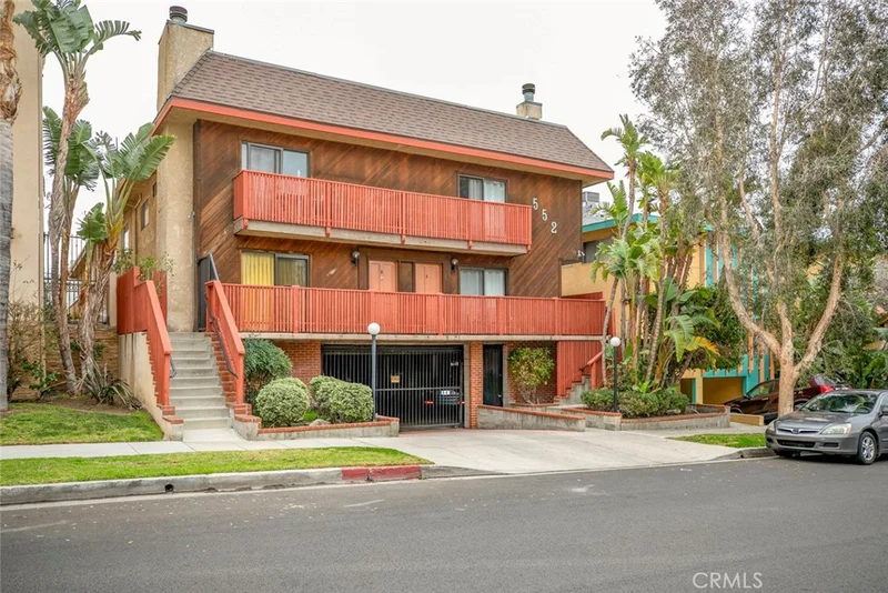 552 E Palm Avenue H, Burbank, CA 91501
