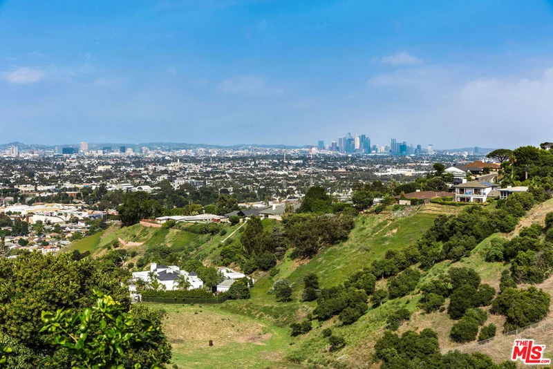 4216 Terraza Drive, Los Angeles, CA 90008