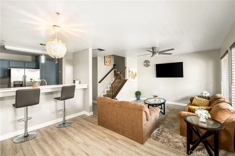 1050 Harbor Heights Drive E, Harbor City, CA 90710