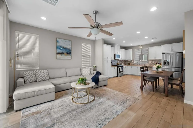 2572 S Escondido Blvd 810, Escondido, CA 92025