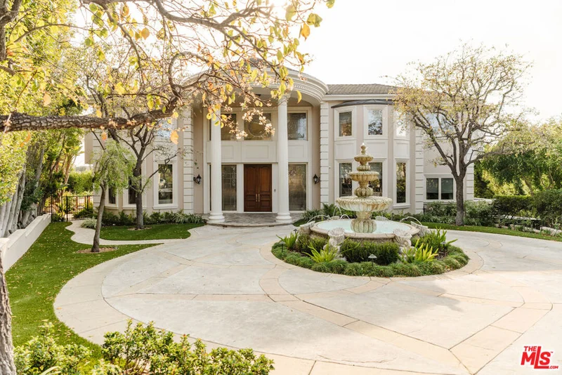 2245 Weybridge Lane, Los Angeles, CA 90077