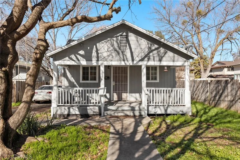 1026 W 5th Street W, Chico, CA 95928