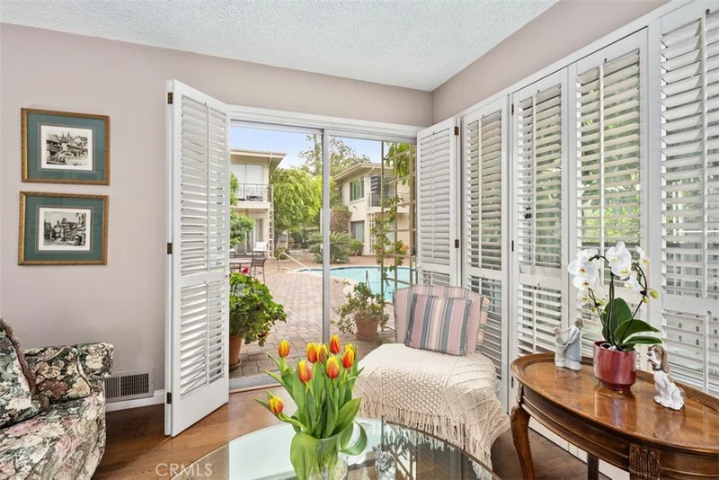 1250 S Orange Grove Boulevard 8, Pasadena, CA 91105