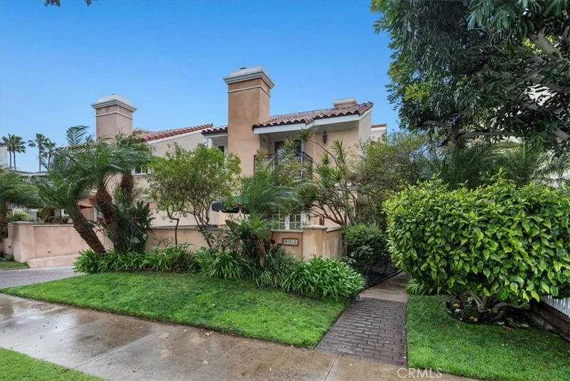 413 S Broadway A, Redondo Beach, CA 90277