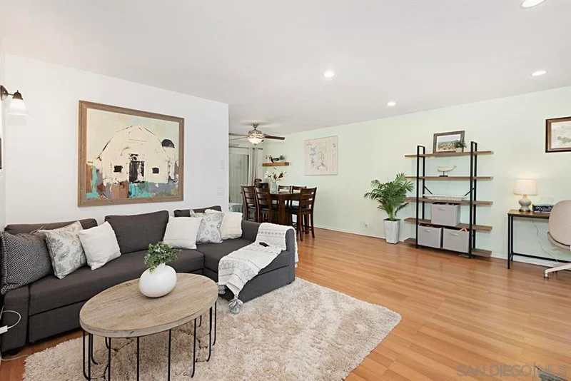 2724 Ariane Dr 43, San Diego, CA 92117