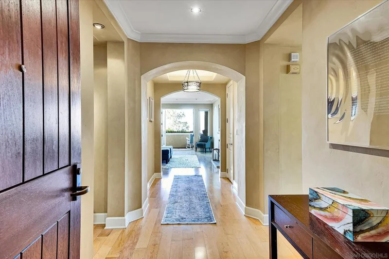 1010 Genter St 102, La Jolla, CA 92037