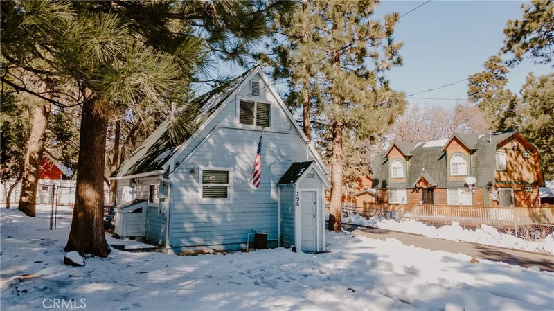 298 Holmes Lane, Sugarloaf, CA 92386