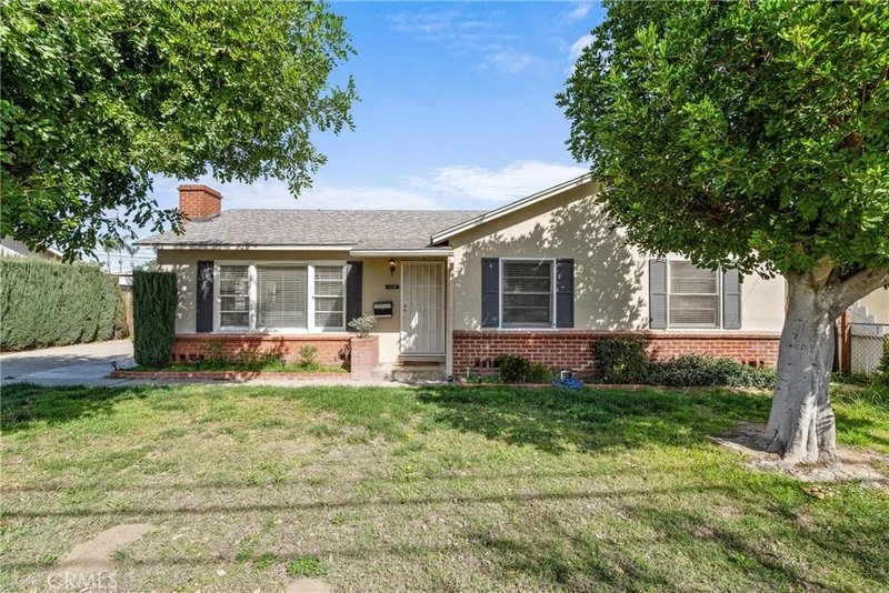 1139 E Kingsley Avenue, Pomona, CA 91767