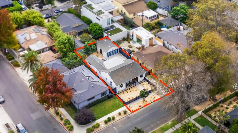 1040 Vernon Avenue, Venice, CA 90291