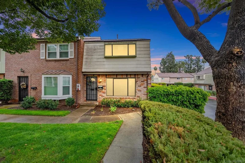 11911 Royal Rd G, El Cajon, CA 92021