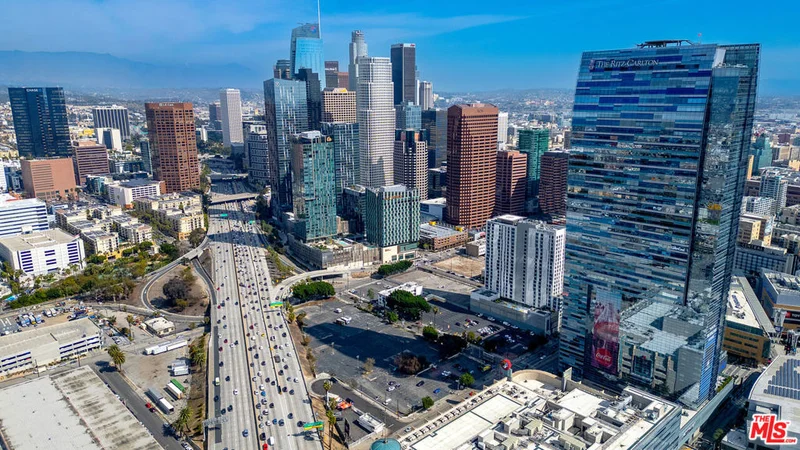 900 W Olympic Boulevard 28E, Los Angeles, CA 90015