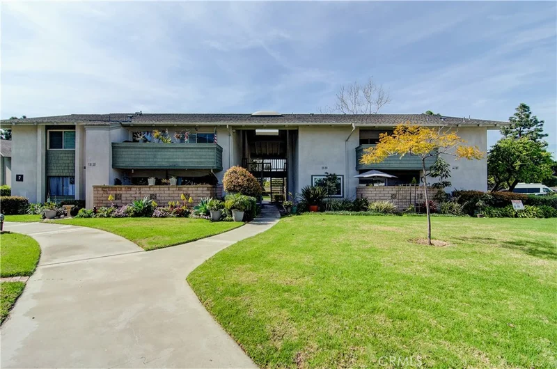 8777 Coral Springs Court 7E, Huntington Beach, CA 92646