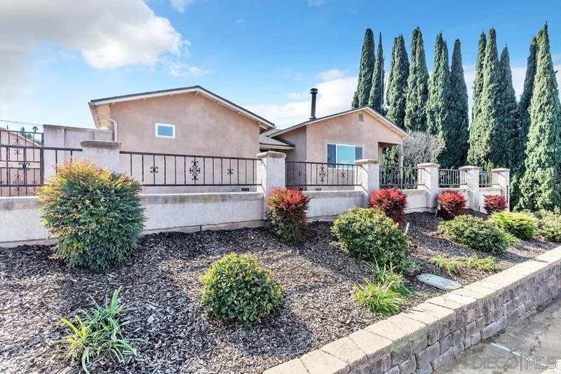 10221 Del Rio Rd, Spring Valley, CA 91978